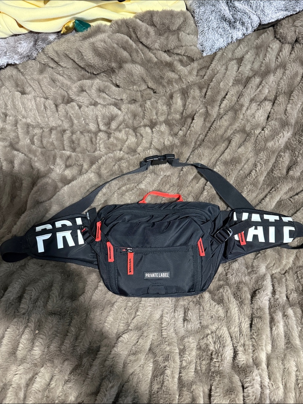 Private Label Black Belt Bag with Red Accents